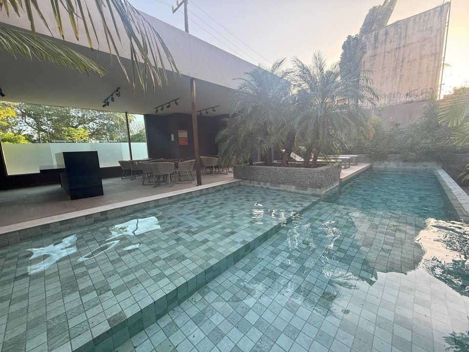 Swimming pool, Swimming pool