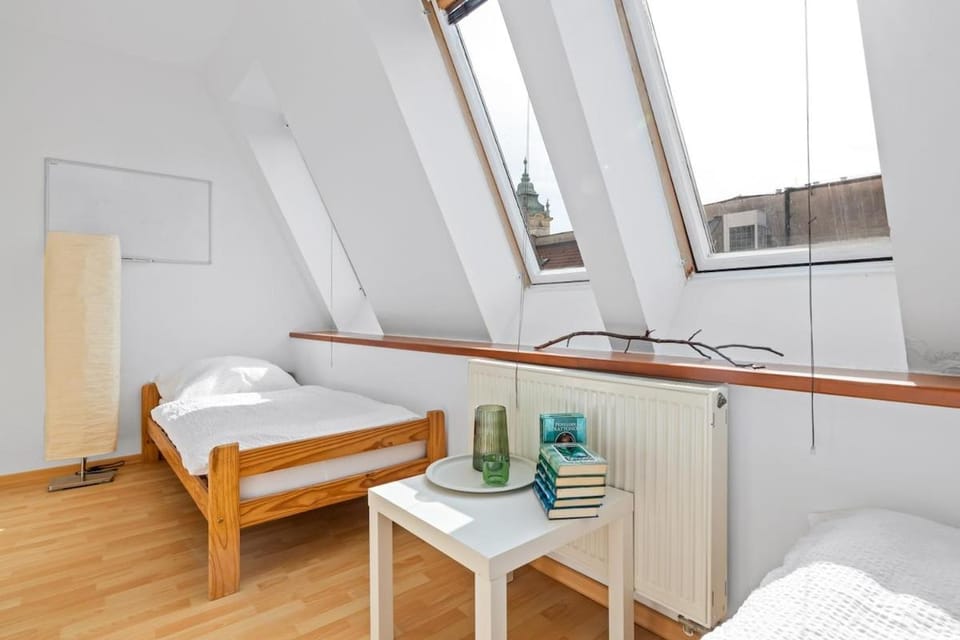 Bed, Photo of the whole room, Bedroom, hair dresser, towels