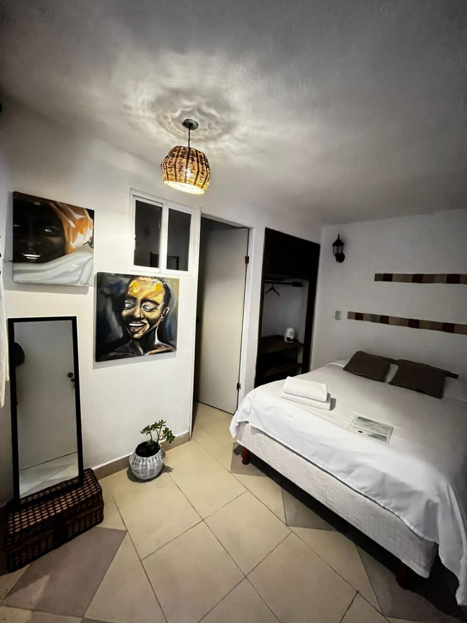 Photo of the whole room, Bedroom