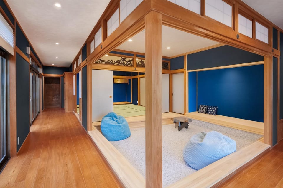 Living room, Photo of the whole room