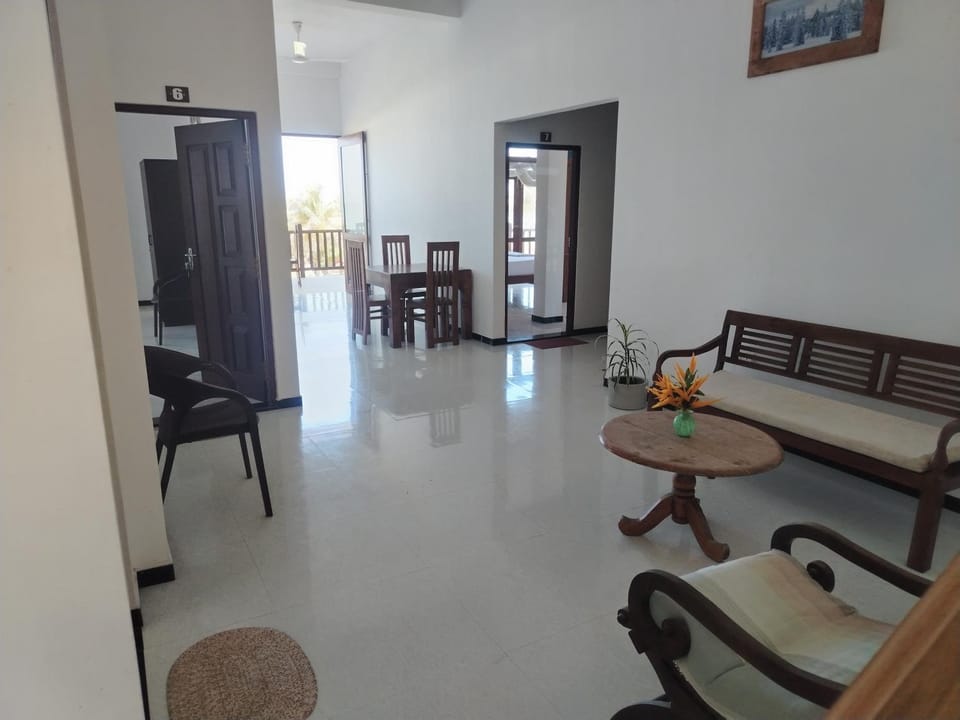 Ninas Beach Resort Bed and Breakfast in Southern Province