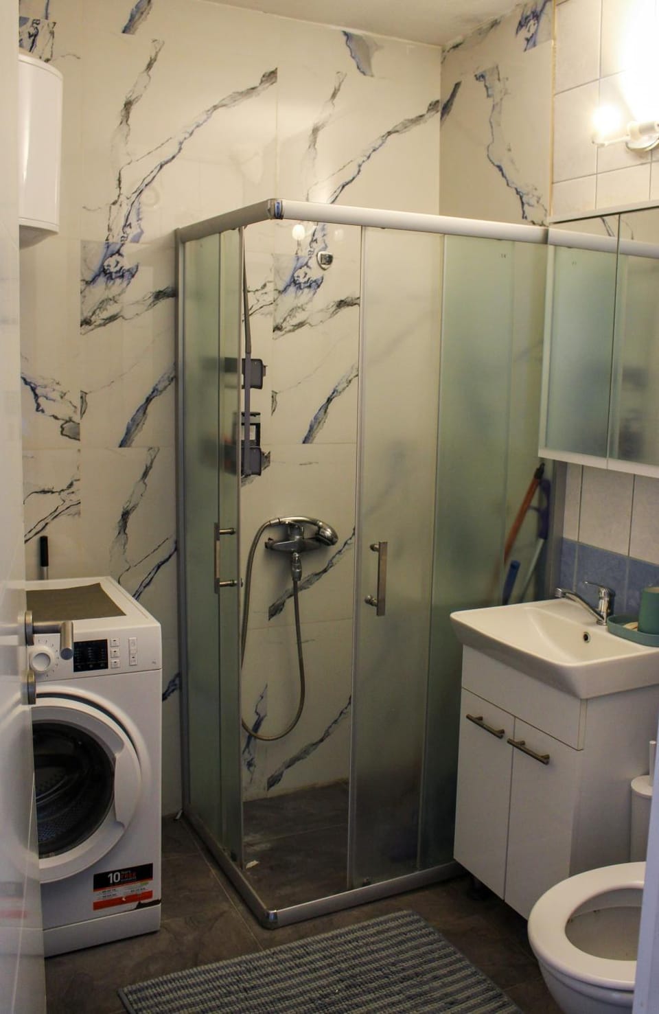 Shower, Toilet, Bathroom, washing machine