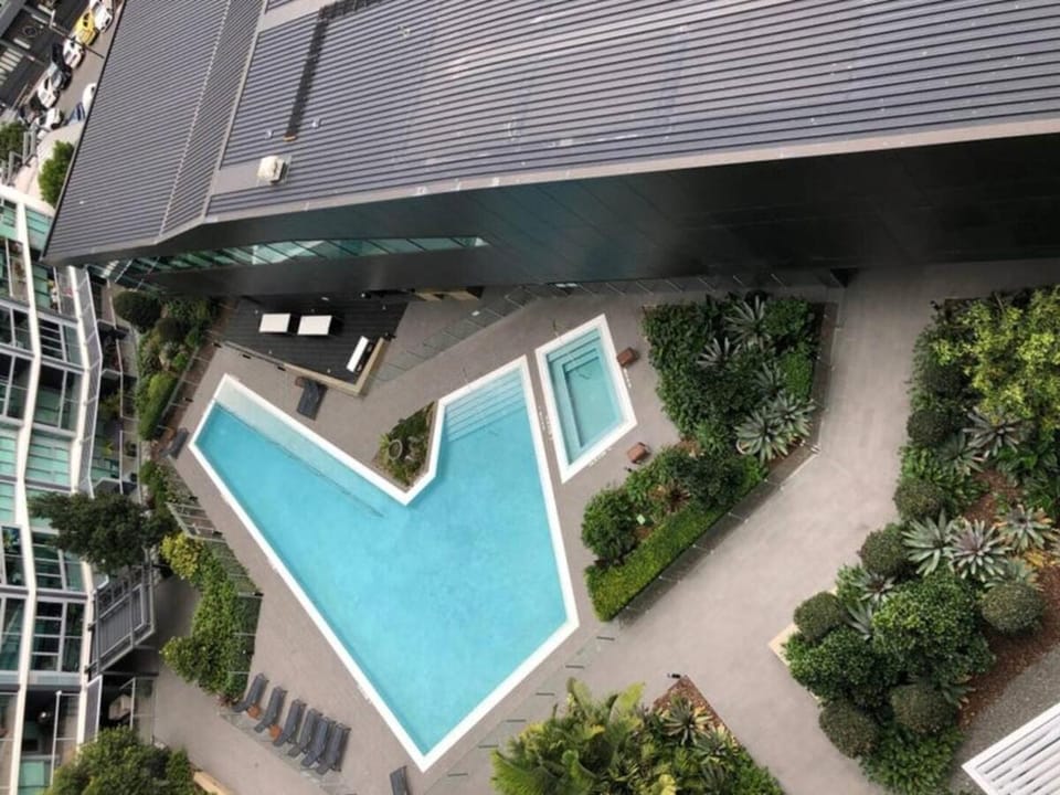 Property building, Day, Garden, Garden view, Pool view, Swimming pool