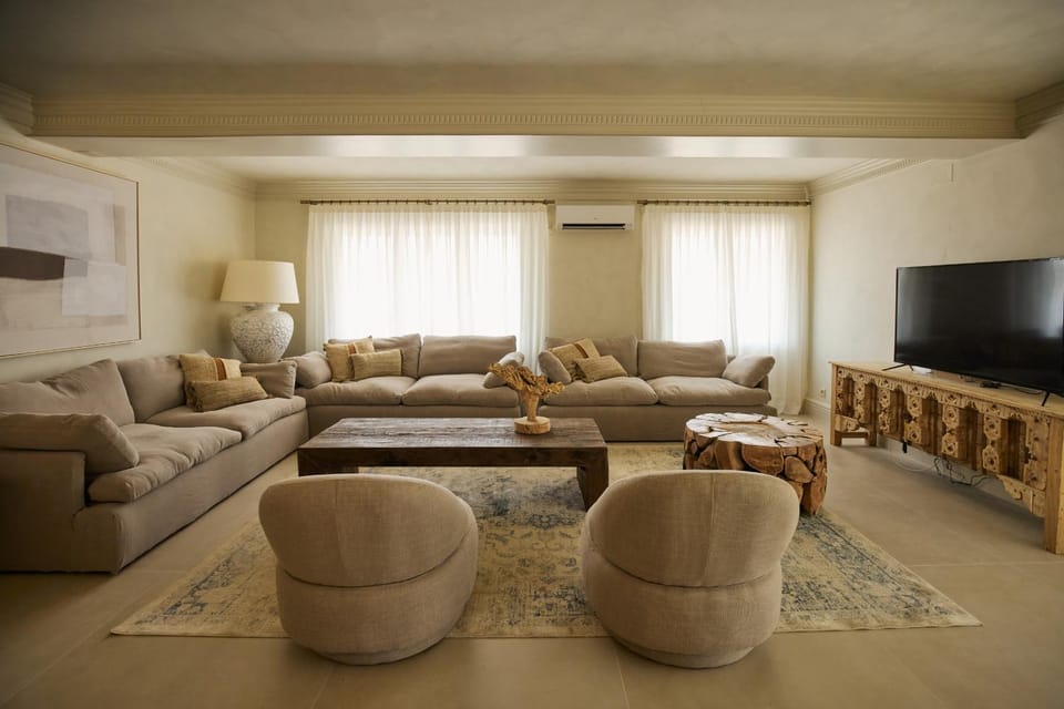 Communal lounge/ TV room, Living room
