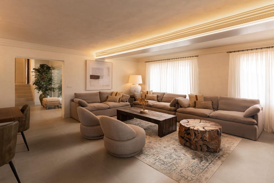 Communal lounge/ TV room, Living room