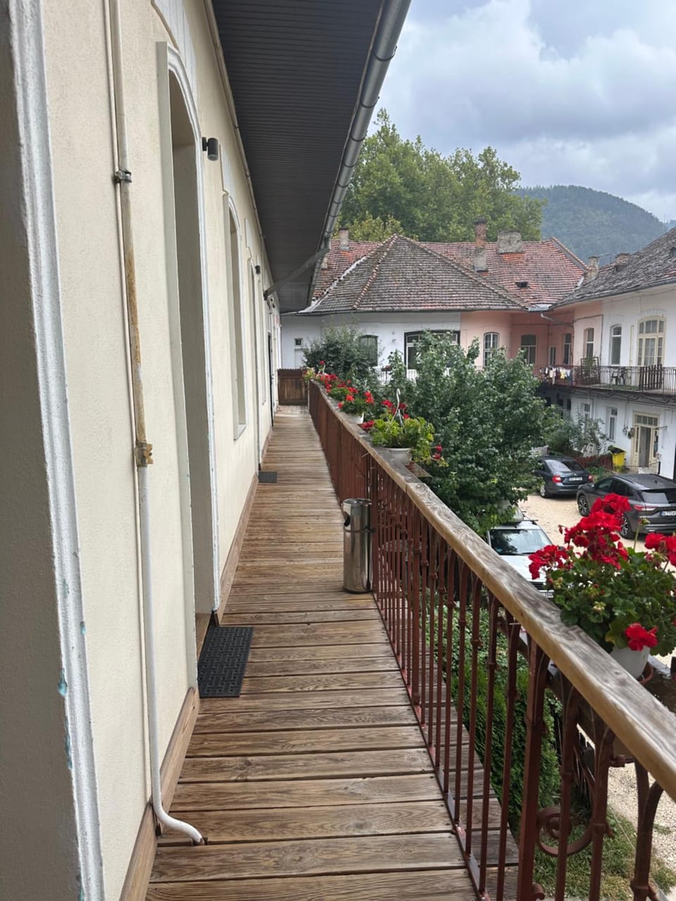 Patio, Mountain view