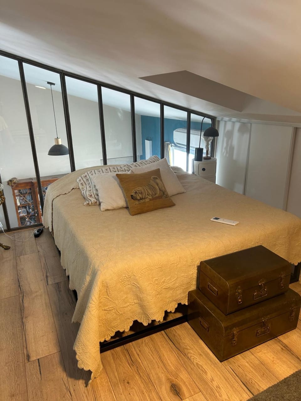 Photo of the whole room