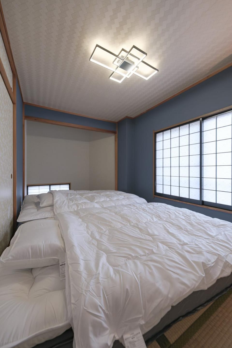 65m2 Free parking Modern Japanese style Toys for kids Great sunlight Kids can relax Apartment in Saitama