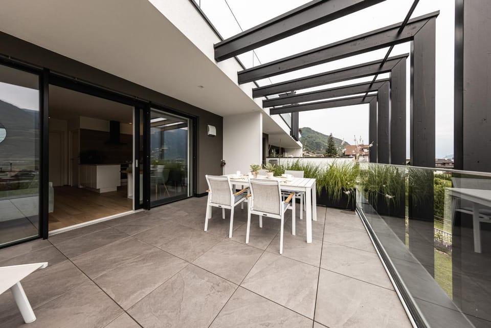 Balcony/Terrace, Dining area