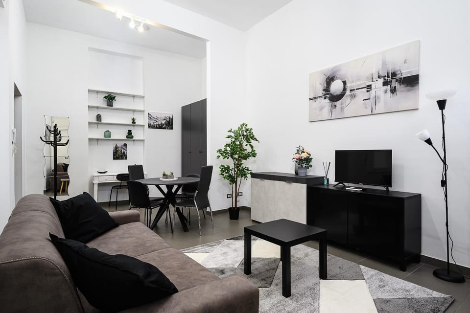 DUOMO Wonderful Apartment for 6 Apartment in Milan