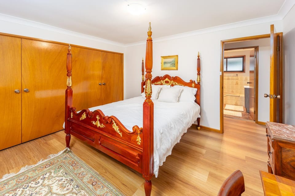 Bedroom, wardrobe