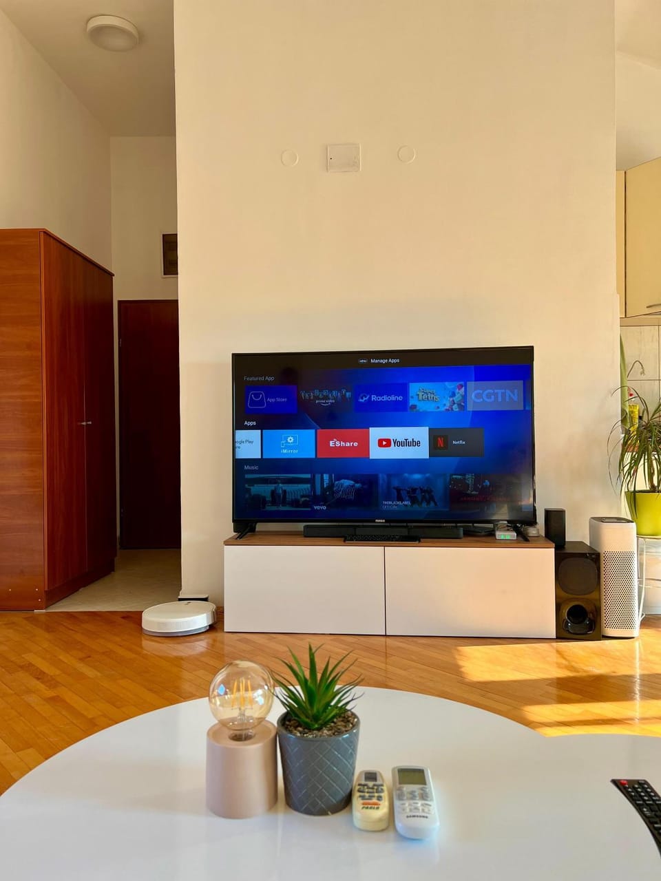 Communal lounge/ TV room, TV and multimedia, Evening entertainment