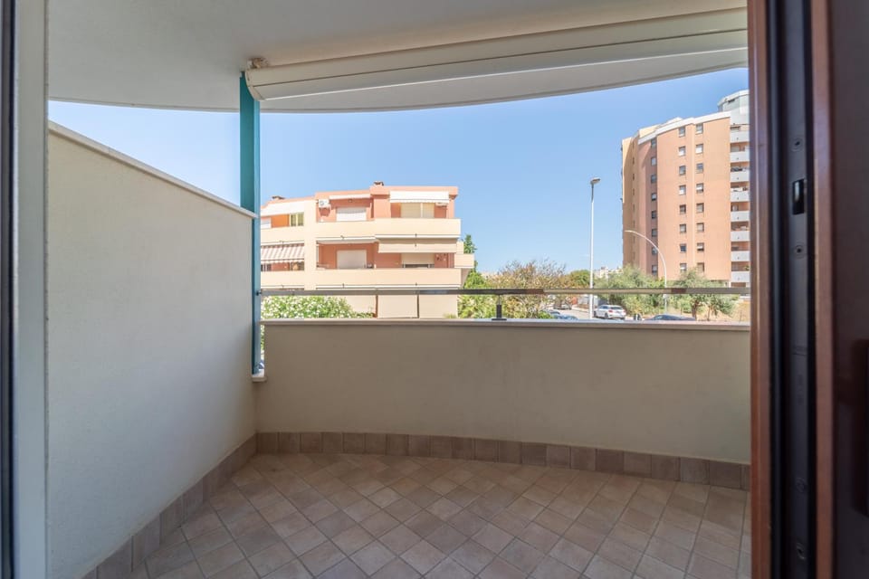 Property building, Day, View (from property/room), Balcony/Terrace