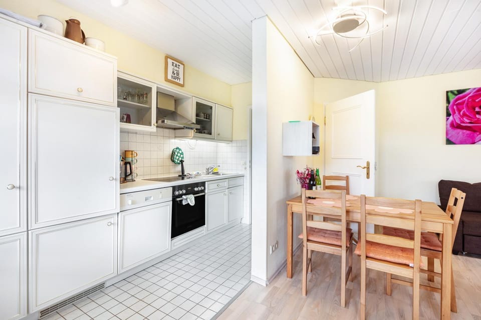 Property building, Kitchen or kitchenette, Living room
