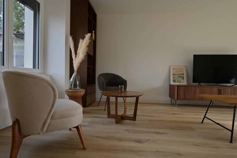 Communal lounge/ TV room, Living room