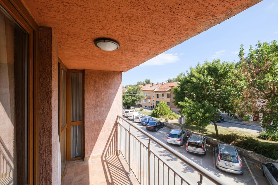 Property building, Day, Neighbourhood, View (from property/room), Balcony/Terrace, Balcony/Terrace, Street view, Parking