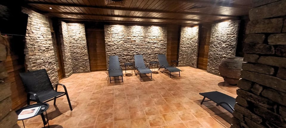 Seating area, On site
