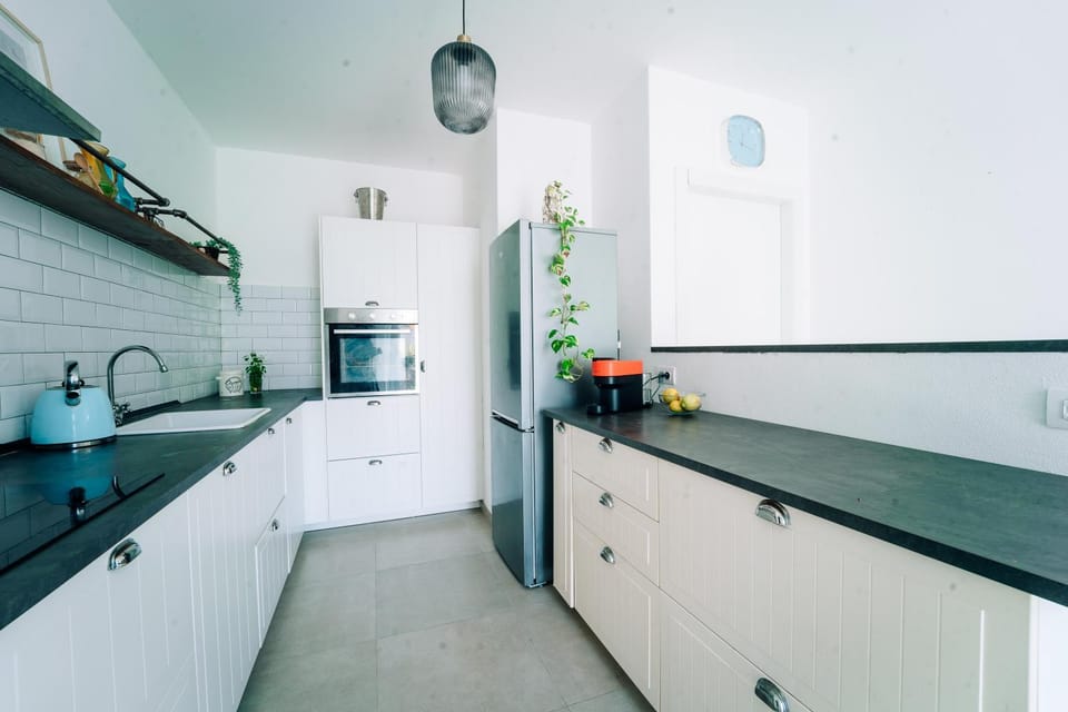 Kitchen or kitchenette, oven, stove