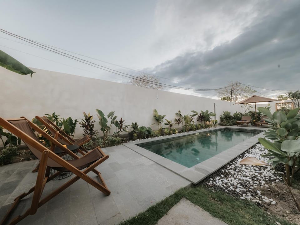 Swimming pool, Swimming pool