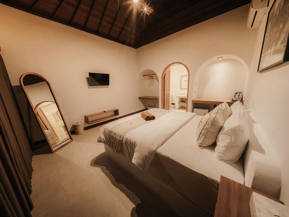 Bed, TV and multimedia, Photo of the whole room, Bedroom