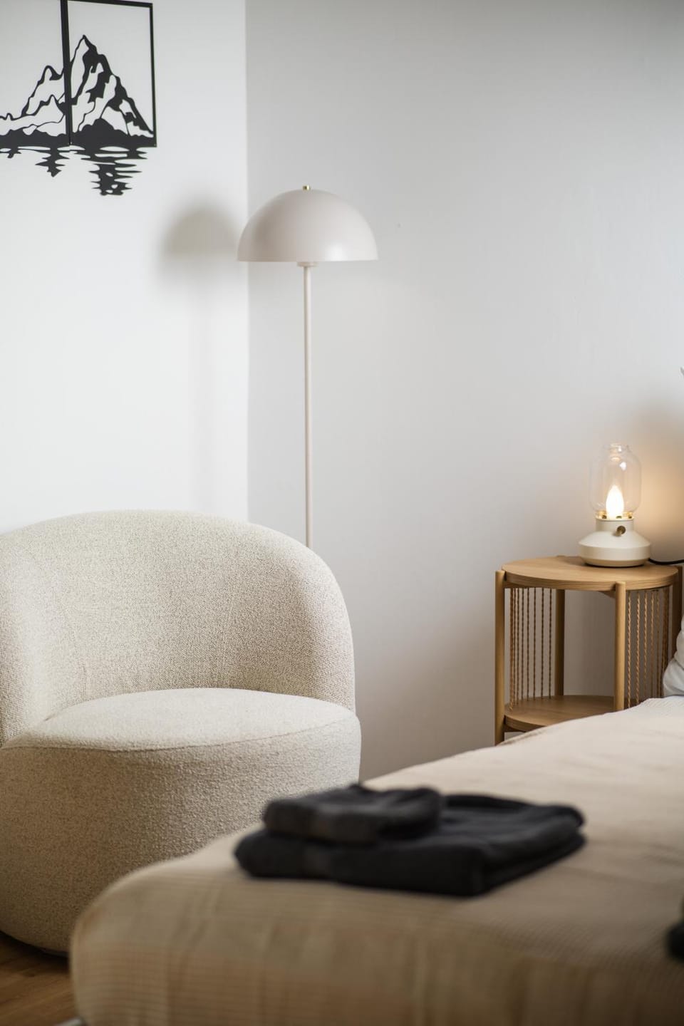 Bed, Living room, Seating area, Bedroom