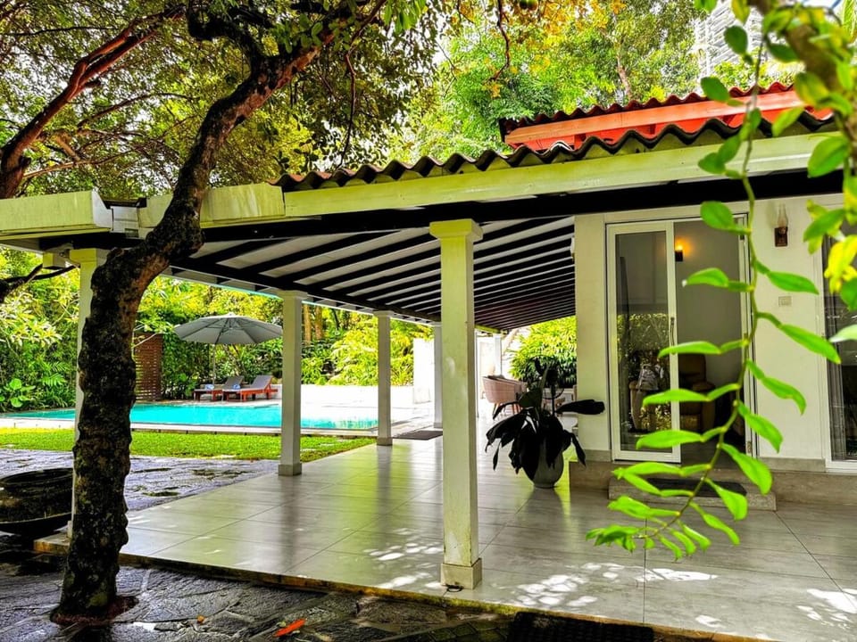 Urban Oasis Villa - Peaceful Escape in Rajagiriya Villa in Western Province