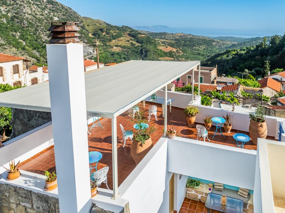 Property building, Day, Natural landscape, View (from property/room), Balcony/Terrace, Balcony/Terrace, Mountain view