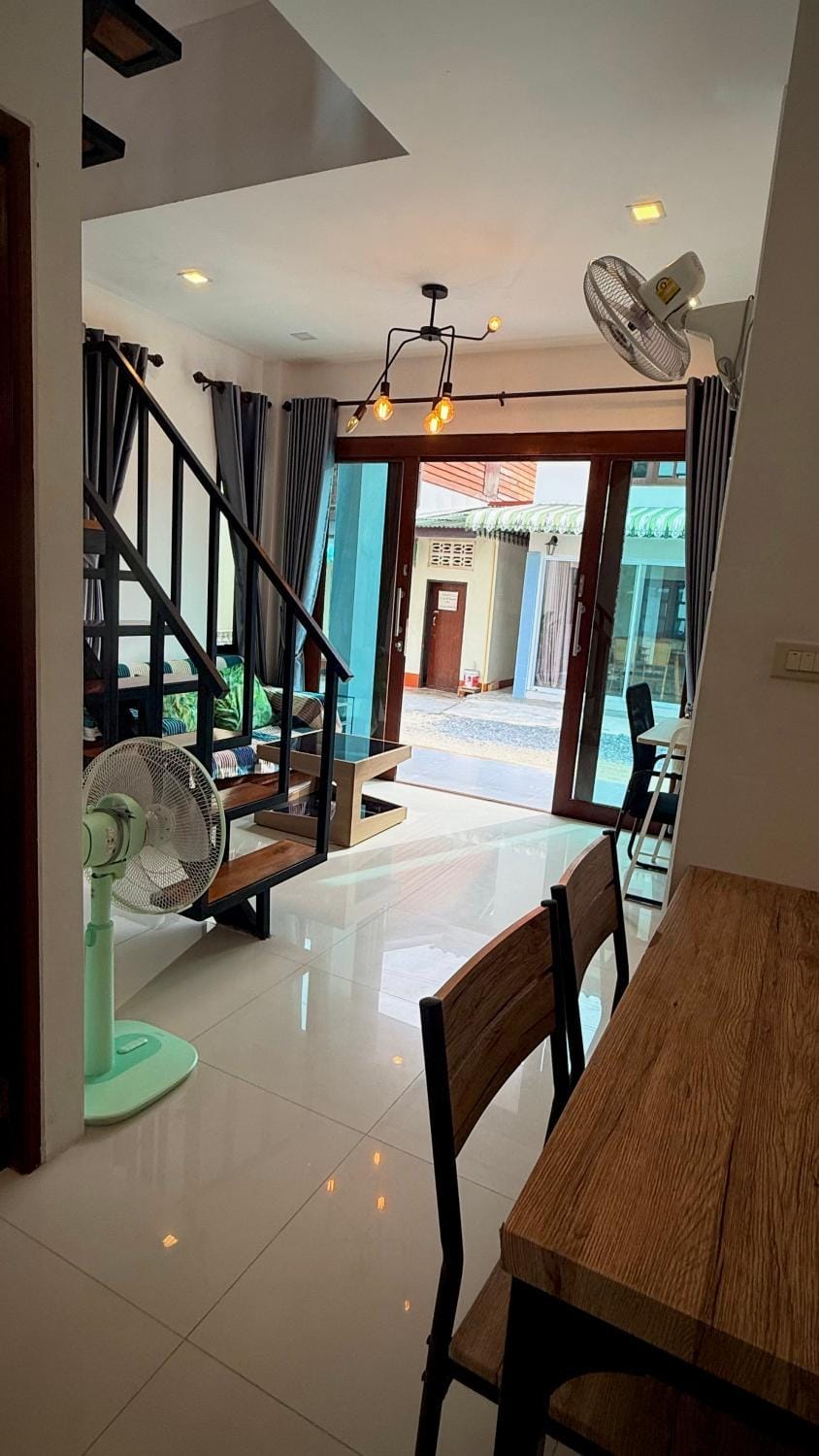Living room, Seating area, Dining area