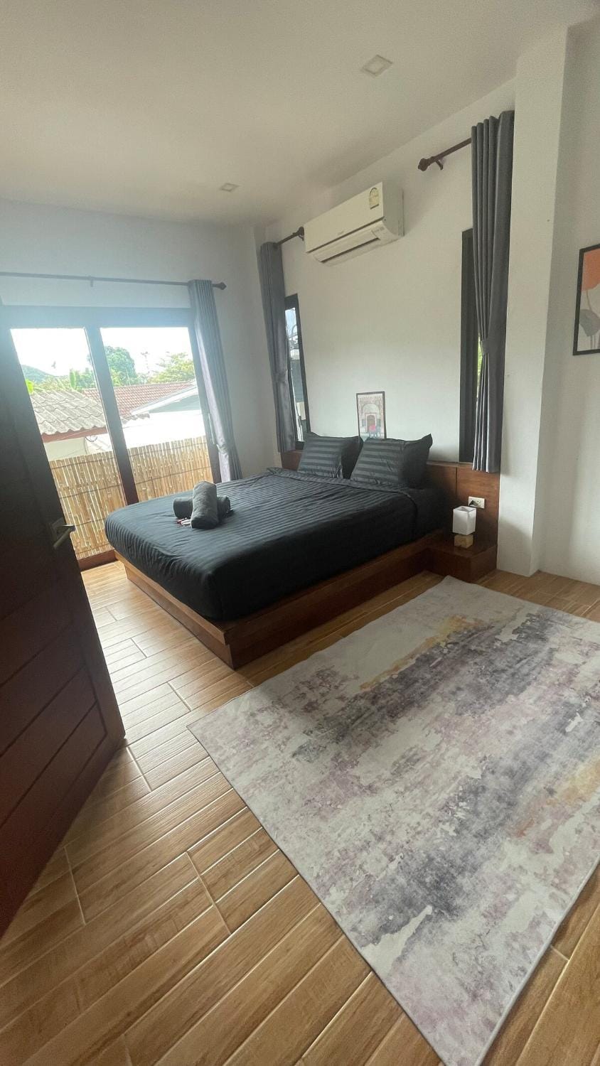 Bed, Photo of the whole room, Bedroom, air conditioner