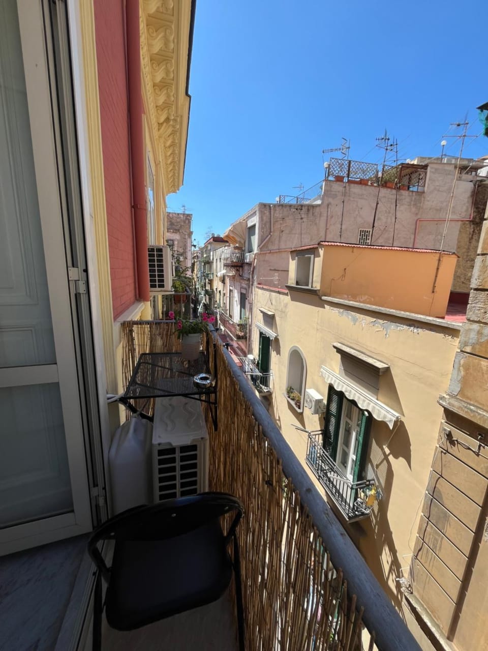 Property building, Balcony/Terrace, City view