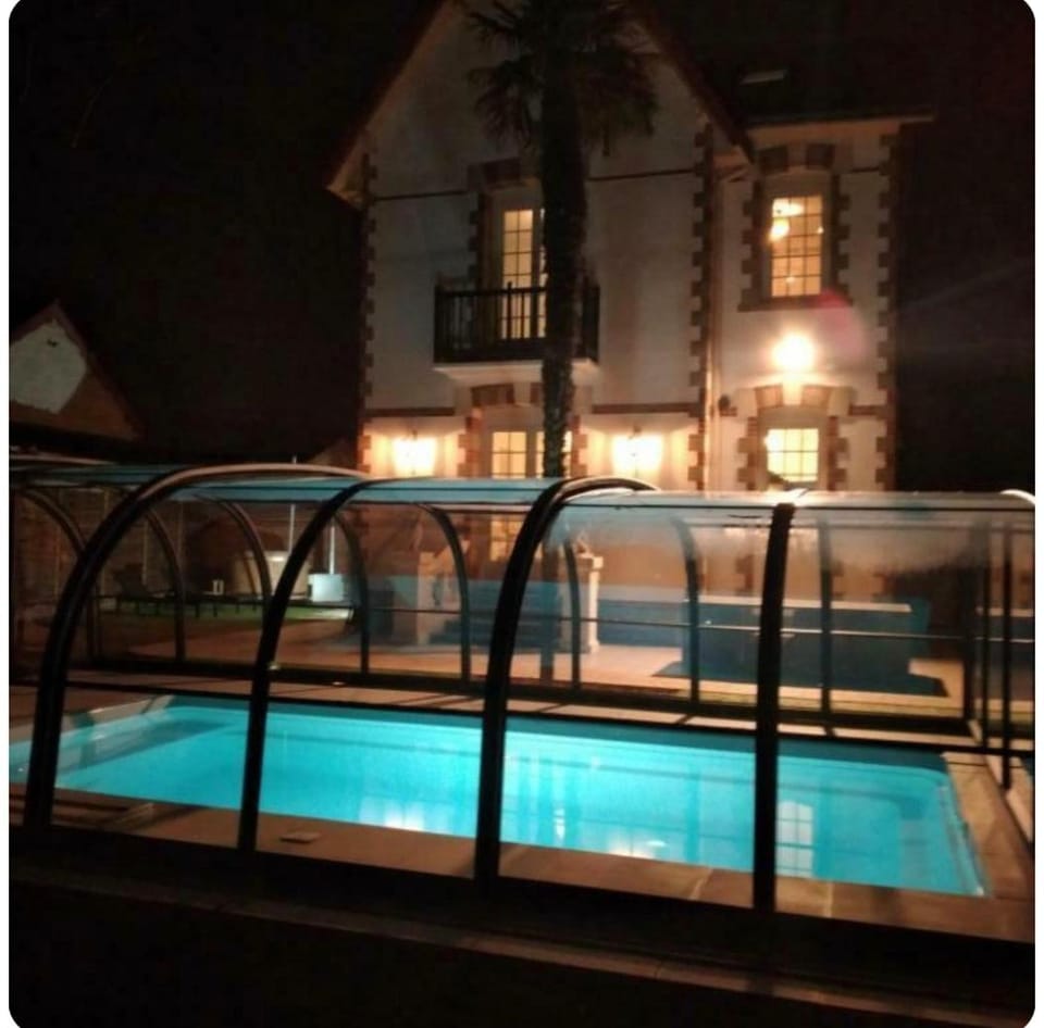 VILLA 1900 Bord de mer piscine SPA Nordique Villa in Saint-Nazaire