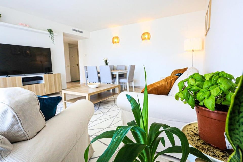 Penthouse apartment with pool next to beach & port Apartment in Cambrils
