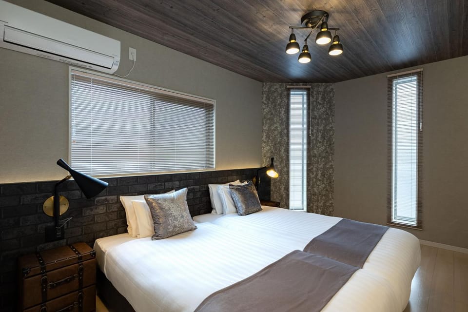 Bed, Bedroom, air conditioner