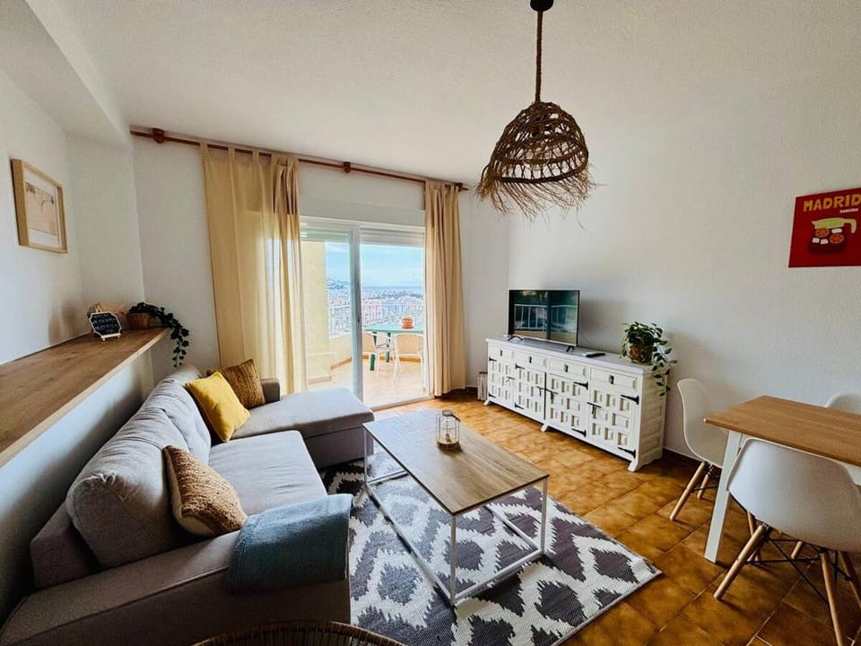 Communal lounge/ TV room, TV and multimedia, Living room, Seating area