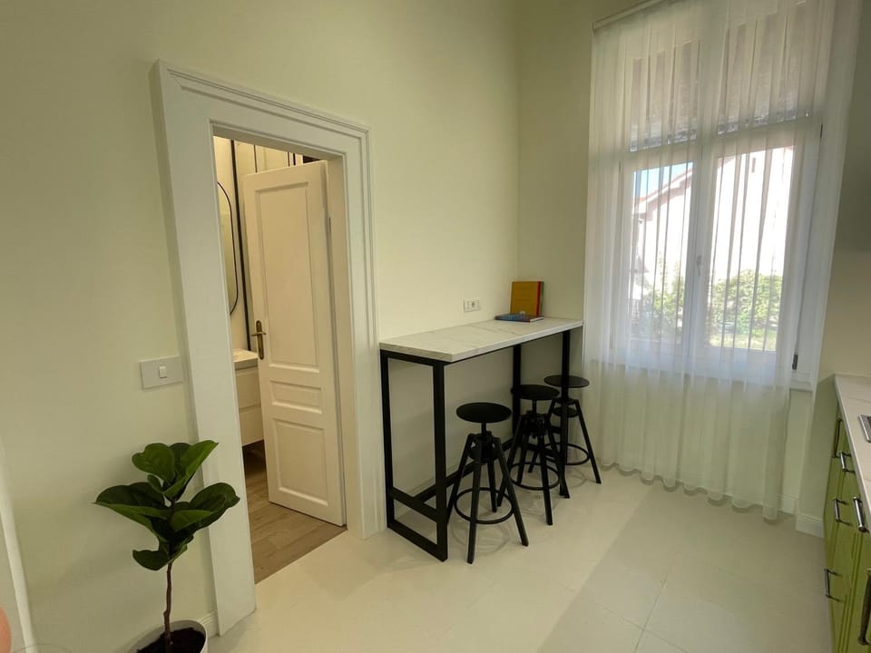 Yellow studio Apartment in Hungary