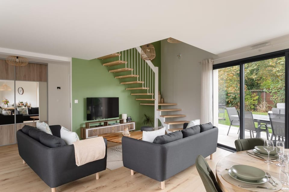 Communal lounge/ TV room, Living room