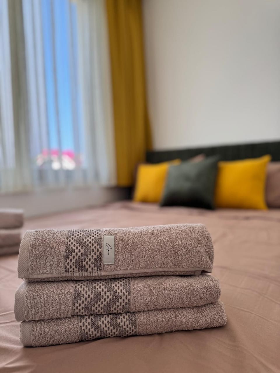 Bed, Photo of the whole room, Bedroom, towels