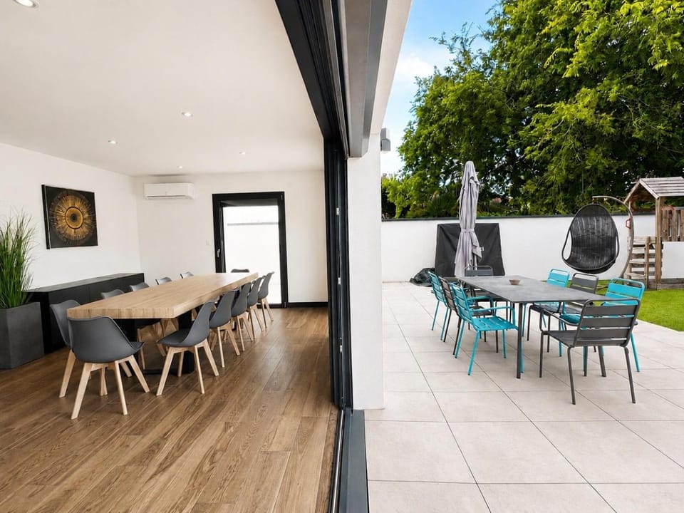 Patio, Living room, Seating area, Dining area