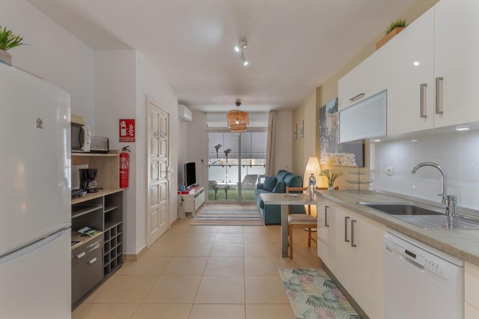 Property building, Kitchen or kitchenette, Living room