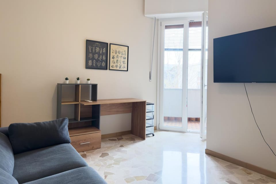 Communal lounge/ TV room, TV and multimedia, Living room, Seating area