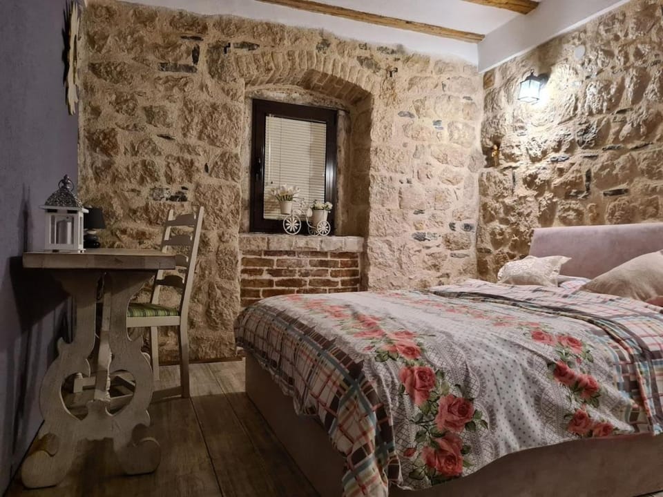 Cheerful three bedroms house with free parking Villa in Kotor Municipality