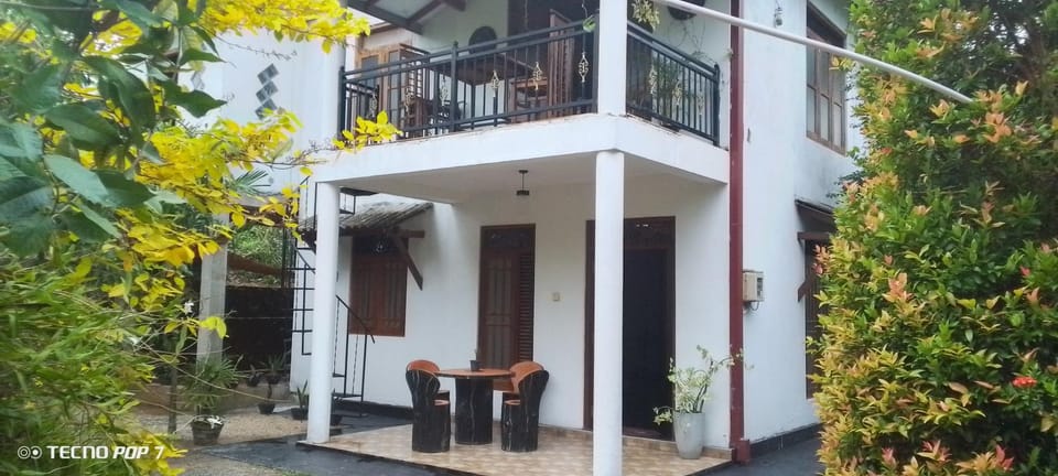 Villa Tharu Hikkaduwa House in Hikkaduwa