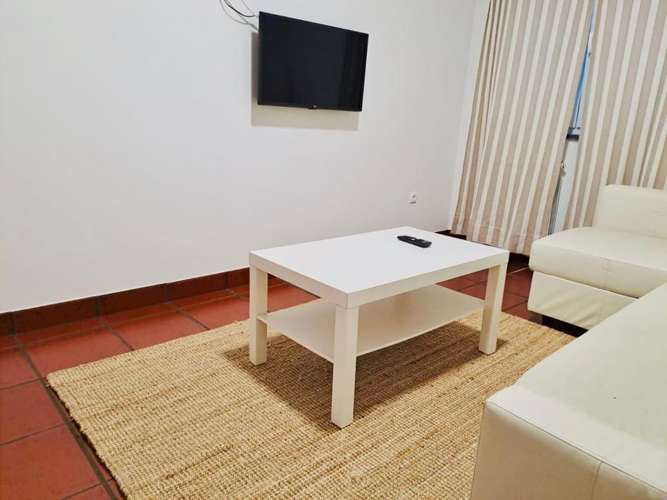Communal lounge/ TV room, TV and multimedia, Living room