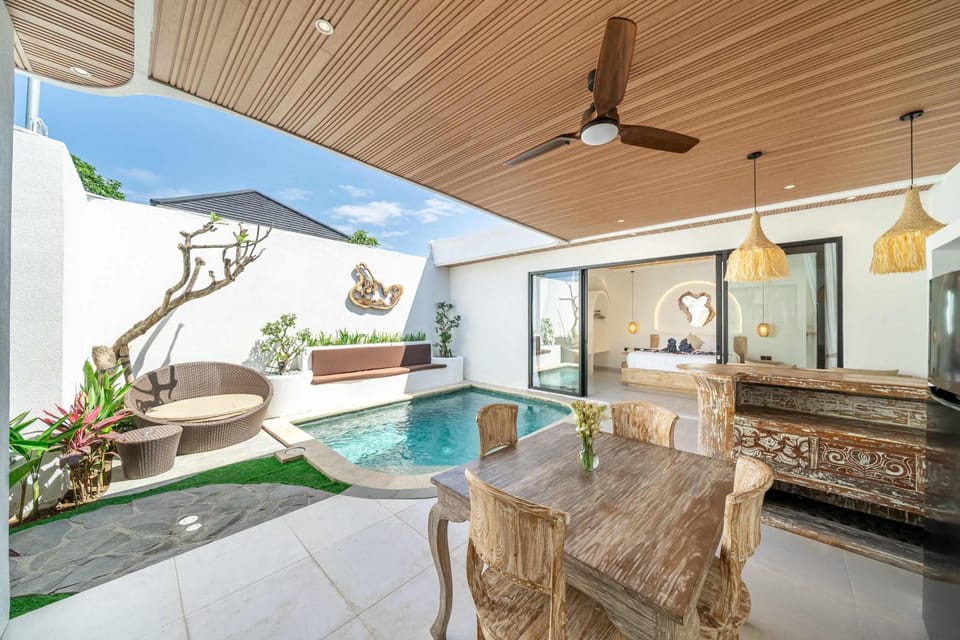 Patio, Living room, Seating area, Dining area, Pool view, Swimming pool, Swimming pool, sunbed