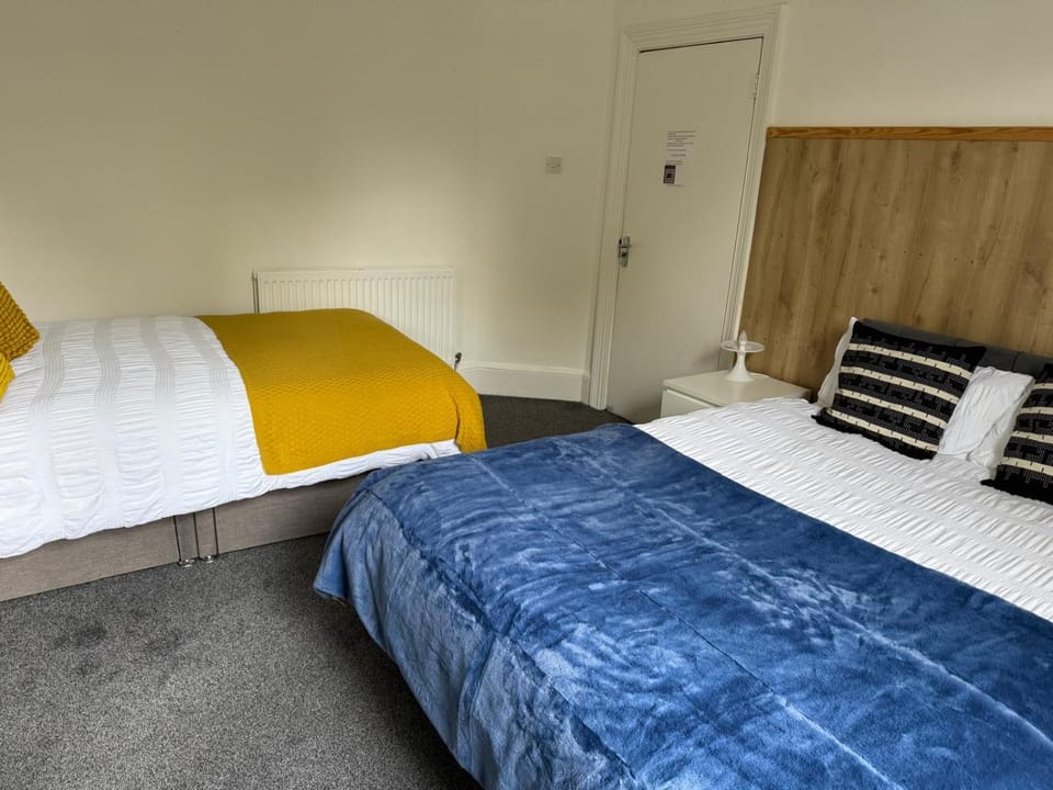 Family Room 1 Bed and Breakfast in Bristol