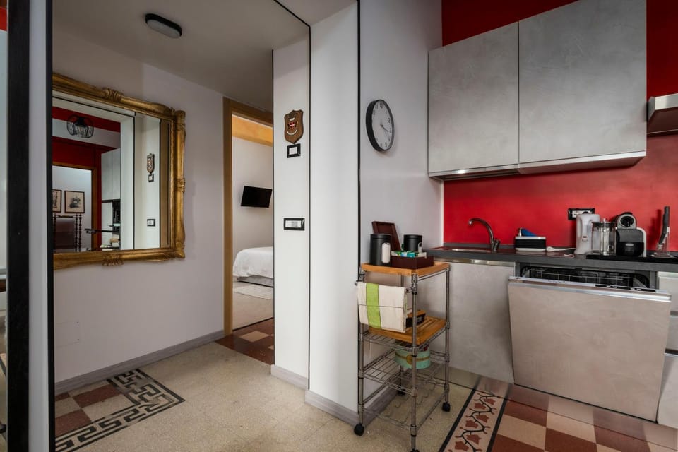 Coffee/tea facilities, Kitchen or kitchenette, dishwasher, oven