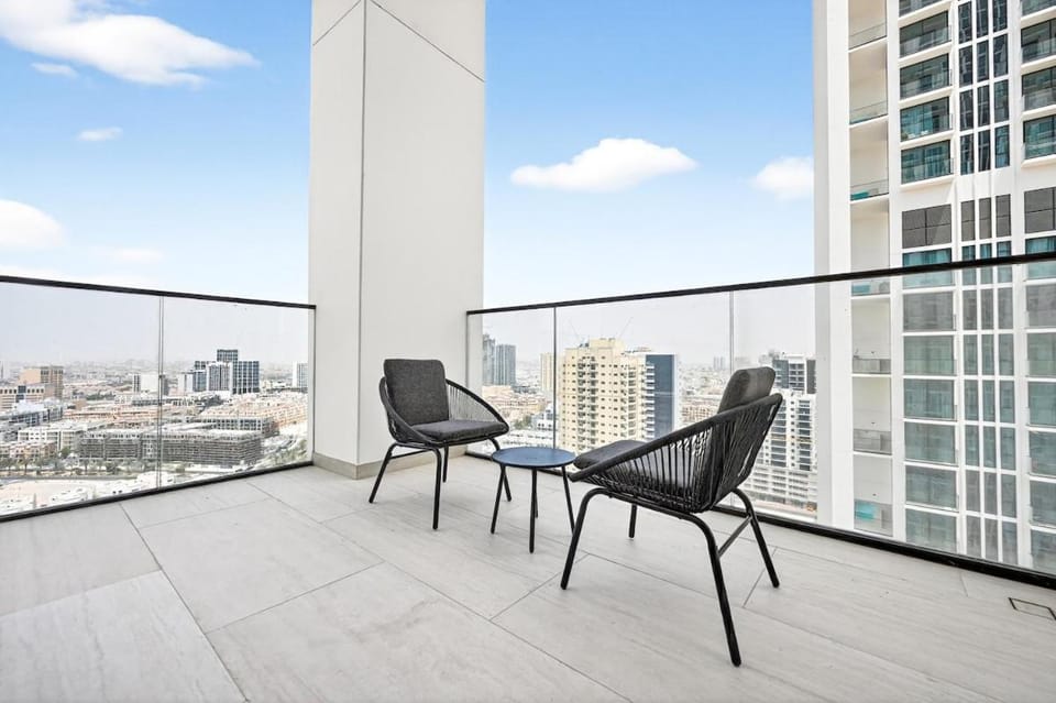 Golden Stays - Private Pool in Binghatti Gardenia I Modern 2BR Escape Apartment in Dubai