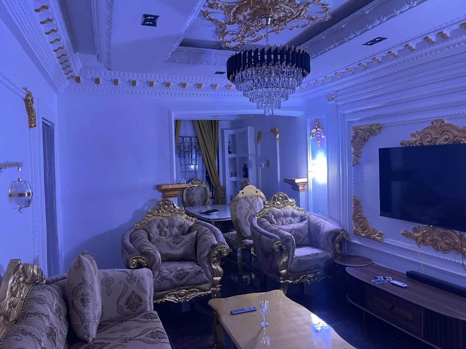 Family Holiday Inn, Fully Furnished 3 Bed Room Flat, With 24hour Solar Energy Apartment in Nigeria
