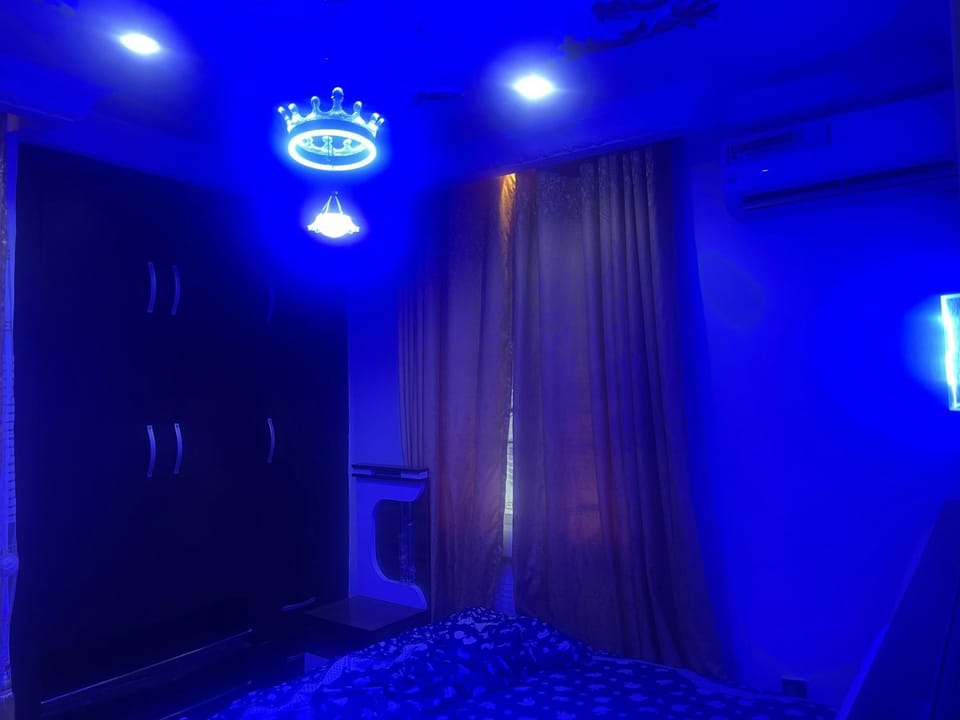 Family Holiday Inn, Fully Furnished 3 Bed Room Flat, With 24hour Solar Energy Apartment in Nigeria