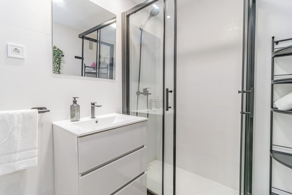 Shower, Bathroom
